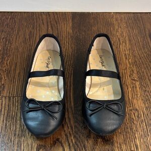 Cat & Jack Girl Mary Jane Shoes in Black, size 9 Toddler